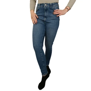 شلوار جین زنانه